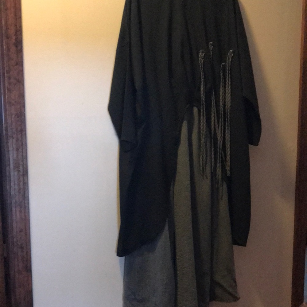 Interesting cut tunic top with long very full slit leg pants